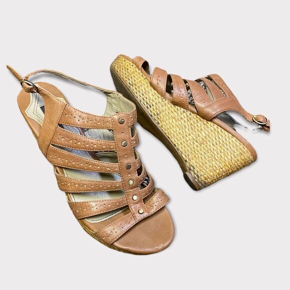 𝅺ADDRIENNE VITTADINI | Tan Leather Opened Toed Wedge Heels - Picture 5 of 9